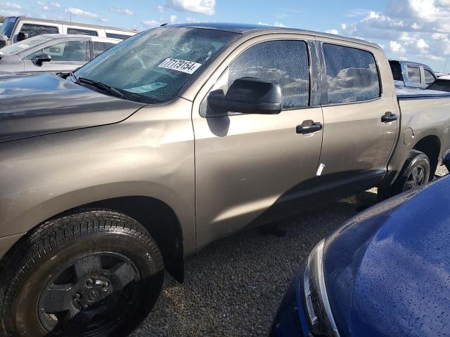 2011 TOYOTA TUNDRA CREWMAX SR5, 