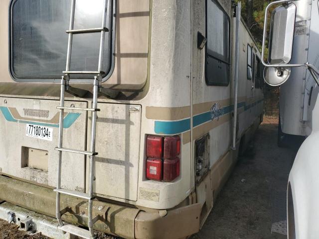 1GBKP37W1J3335191 - 1988 CHEVROLET P30 BEIGE photo 3