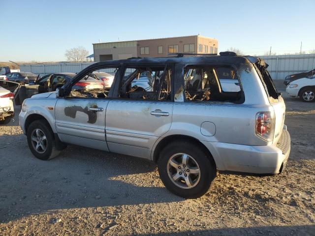 5FNYF28536B019102 - 2006 HONDA PILOT EX SILVER photo 2