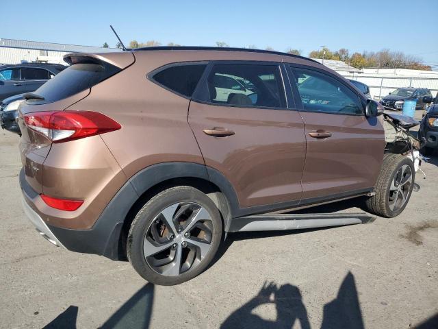 KM8J3CA21HU554385 - 2017 HYUNDAI TUCSON LIMITED BROWN photo 3