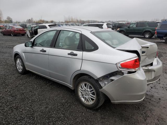 1FAHP3FN1BW103842 - 2011 FORD FOCUS SE SILVER photo 2