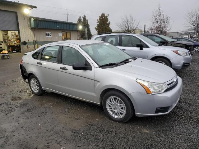 1FAHP3FN1BW103842 - 2011 FORD FOCUS SE SILVER photo 4