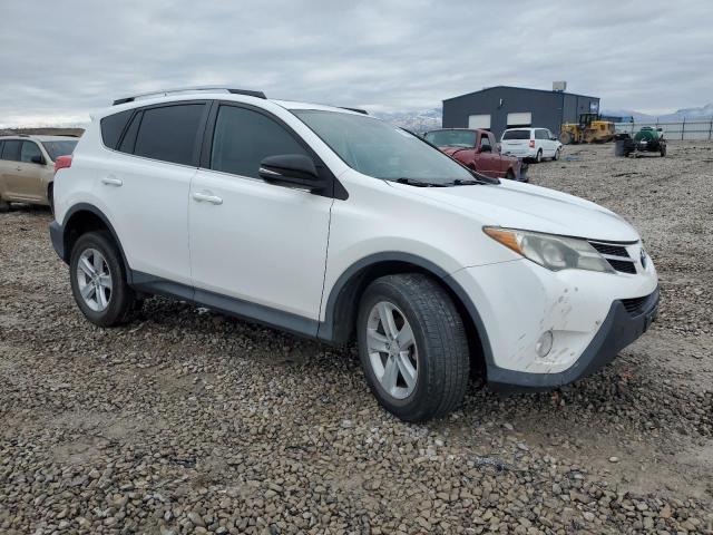 2T3RFREV6DW034086 - 2013 TOYOTA RAV4 XLE WHITE photo 4