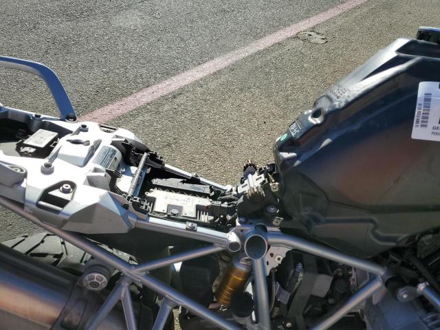 WB10A1107EZ186749 - 2014 BMW R1200 GS SILVER photo 5