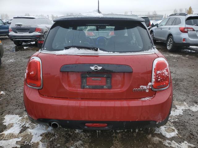 WMWXP5C52J2G61940 - 2018 MINI COOPER RED photo 6