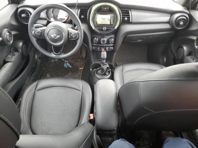 WMWXP5C52J2G61940 - 2018 MINI COOPER RED photo 8