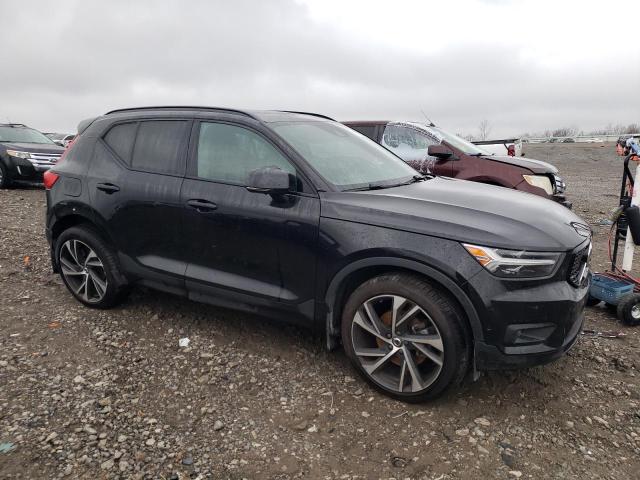 YV4162UM7L2332972 - 2020 VOLVO XC40 T5 R-DESIGN BLACK photo 4