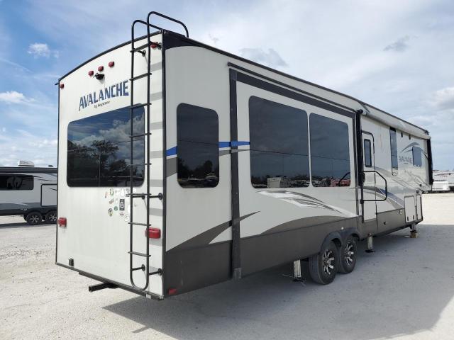 4YDF36624KE760626 - 2019 KEYSTONE AVALANCHE ორფეროვანი ფოტო 4