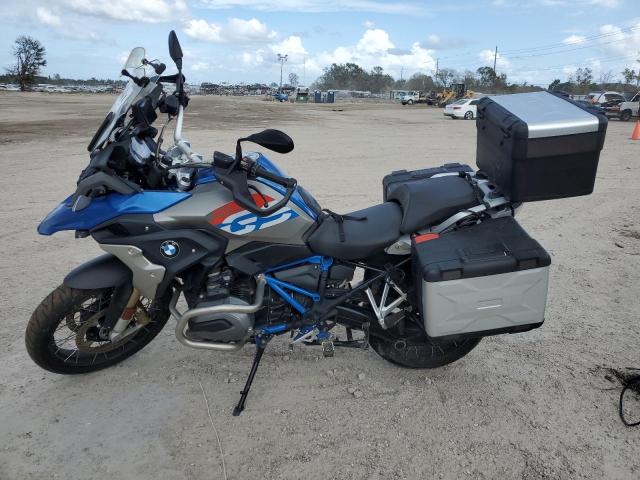 WB10A6107HZ655646 - 2017 BMW R1200 GS BLUE photo 3