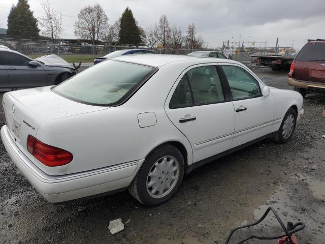 WDBJF25HXXA751140 - 1999 MERCEDES-BENZ E 300TD WHITE photo 3