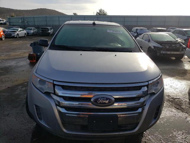 2FMDK4GC4DBC62378 - 2013 FORD EDGE SE WHITE photo 5