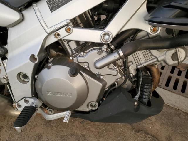 JS1VT53A132100593 - 2003 SUZUKI DL1000 SILVER photo 7