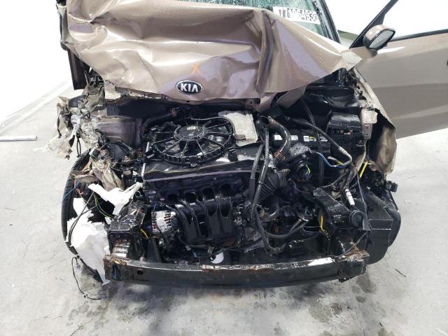 KNDJP3A57F7134225 - 2015 KIA SOUL + BROWN photo 12