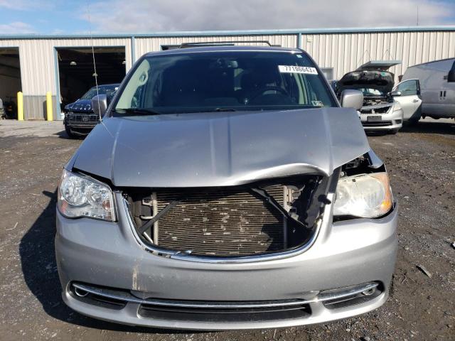 2C4RC1BG2DR753698 - 2013 CHRYSLER TOWN & COU TOURING ვერცხლისფერი ფოტო 5