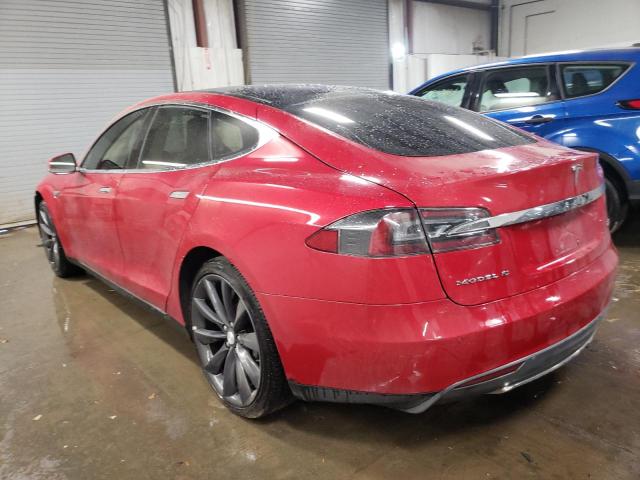 5YJSA1CP4DFP26035 - 2013 TESLA MODEL S RED photo 2