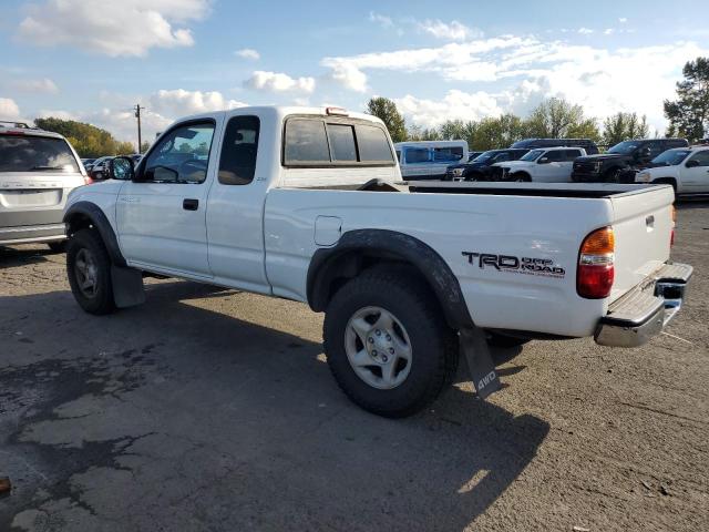 5TEWN72N12Z040815 - 2002 TOYOTA TACOMA XTRACAB WHITE photo 2