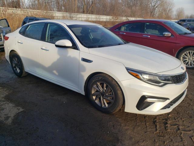 5XXGT4L35LG401338 - 2020 KIA OPTIMA LX WHITE photo 4