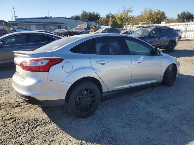 1FADP3F21EL264525 - 2014 FORD FOCUS SE SILVER photo 3