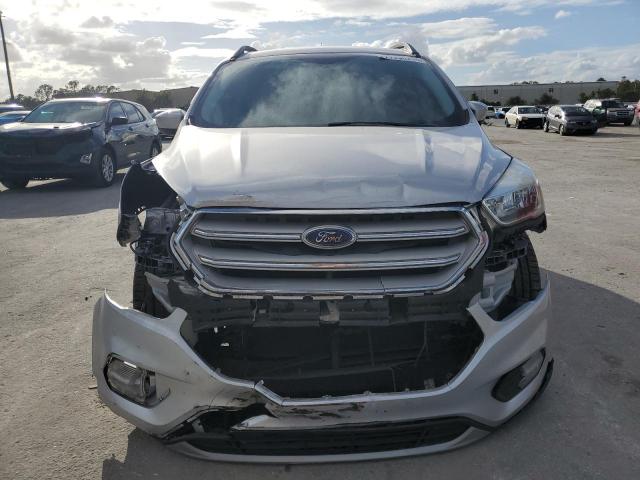 1FMCU0GD6JUC55221 - 2018 FORD ESCAPE SE SILVER photo 5