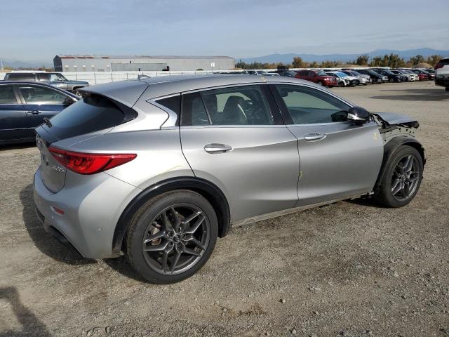 SJKCH5CP1HA019171 - 2017 INFINITI QX30 BASE SILVER photo 3