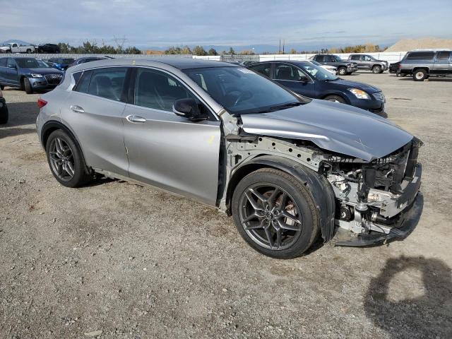 SJKCH5CP1HA019171 - 2017 INFINITI QX30 BASE SILVER photo 4