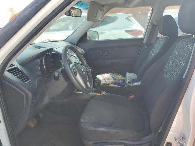 KNDJT2A27B7302113 - 2011 KIA SOUL + WHITE photo 7