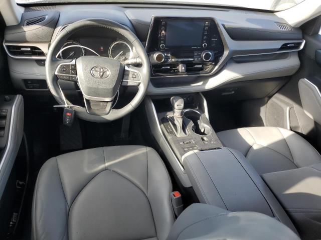 5TDGZRBH0NS242383 - 2022 TOYOTA HIGHLANDER XLE Gümüş foto 8
