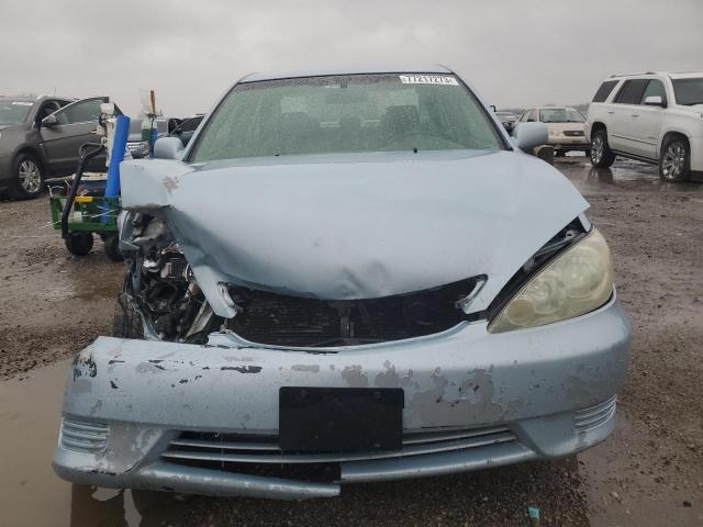 4T1BE32K05U595924 - 2005 TOYOTA CAMRY LE BLUE photo 5