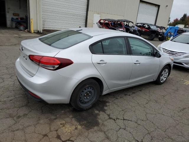 3KPFK4A70JE220335 - 2018 KIA FORTE LX SILVER photo 3