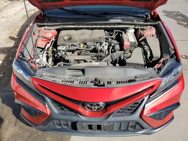 4T1G11AK6MU468651 - 2021 TOYOTA CAMRY SE RED photo 11