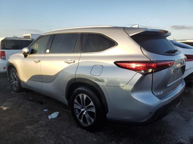 5TDGZRAH2NS539060 - 2022 TOYOTA HIGHLANDER XLE Күміс фото 2