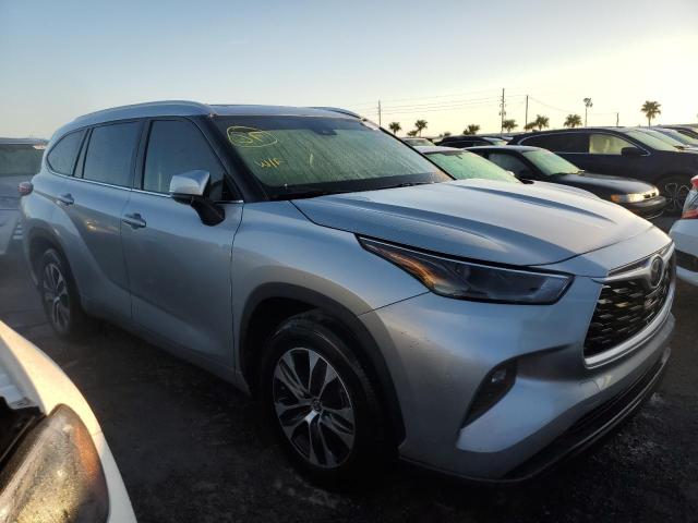 5TDGZRAH2NS539060 - 2022 TOYOTA HIGHLANDER XLE Күміс фото 4