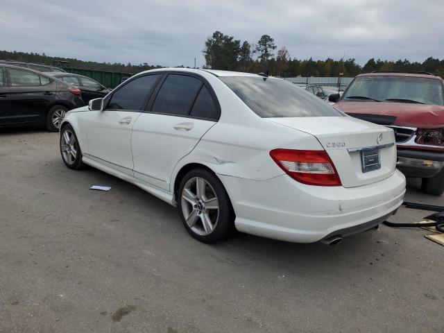 WDDGF5EB4AR106166 - 2010 MERCEDES-BENZ C 300 WHITE photo 2