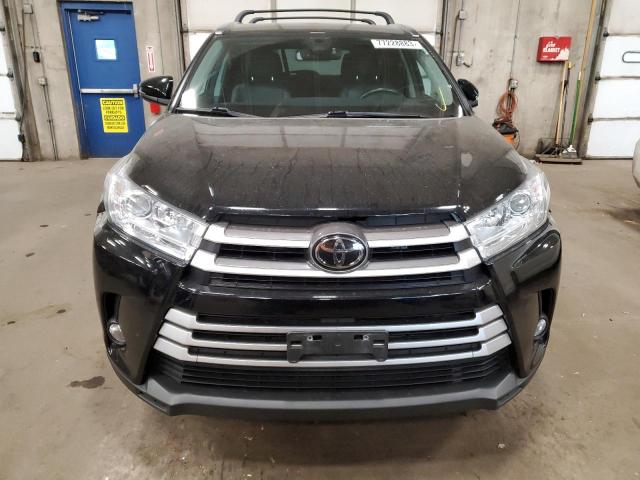 5TDJZRFH3JS525628 - 2018 TOYOTA HIGHLANDER SE BLACK photo 5