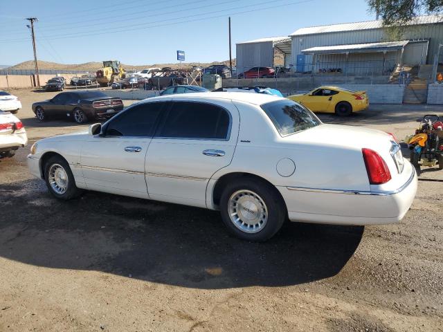 1LNHM81W1XY629122 - 1999 LINCOLN TOWN CAR EXECUTIVE WHITE photo 2