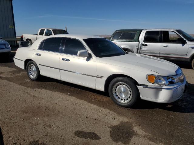 1LNHM81W1XY629122 - 1999 LINCOLN TOWN CAR EXECUTIVE WHITE photo 4