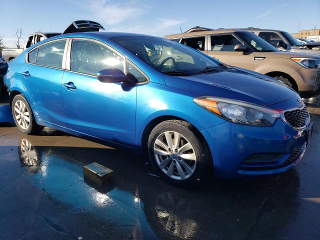 KNAFX4A62F5269304 - 2015 KIA FORTE LX BLUE photo 4