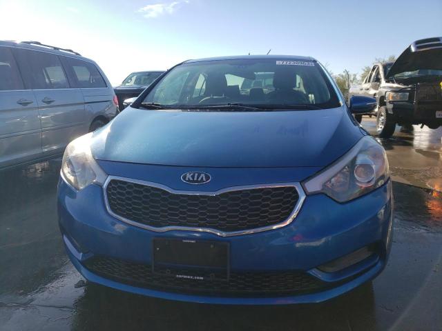 KNAFX4A62F5269304 - 2015 KIA FORTE LX BLUE photo 5