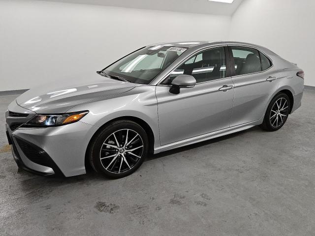 4T1G11AK7RU875658 - 2024 TOYOTA CAMRY SE NIGHT SHADE SILVER photo 1