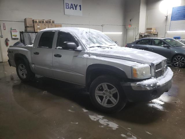 1D7HW48N15S177960 - 2005 DODGE DAKOTA QUAD SLT GRAY photo 4