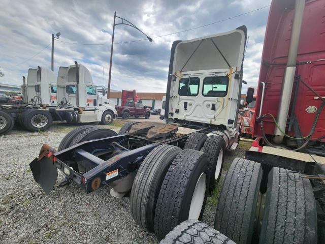 3AKJGEDV6JSJH1962 - 2018 FREIGHTLINER CASCADIA 1 WHITE photo 4