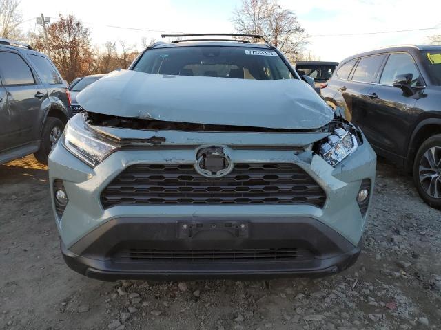 2T3P1RFV5KW040558 - 2019 TOYOTA RAV4 XLE GRAY photo 5