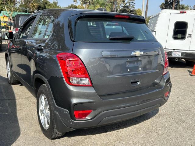 3GNCJKSB4KL237169 - 2019 CHEVROLET TRAX LS GRAY photo 3