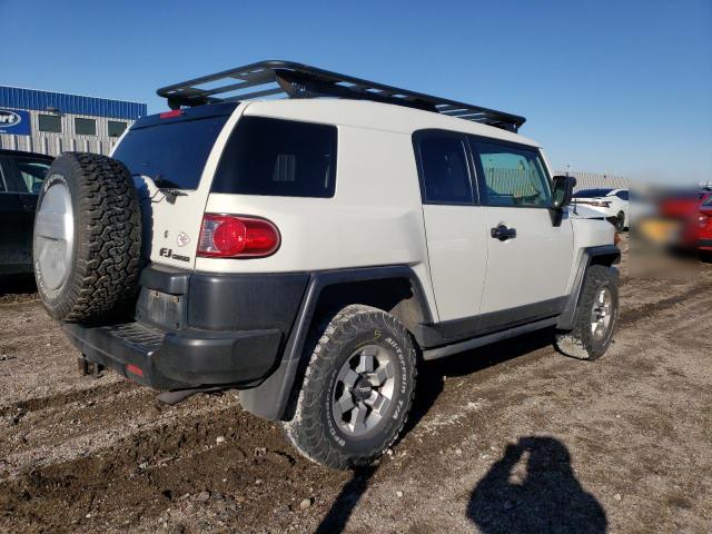 JTEBU4BF2BK102909 - 2011 TOYOTA FJ CRUISER WHITE photo 3