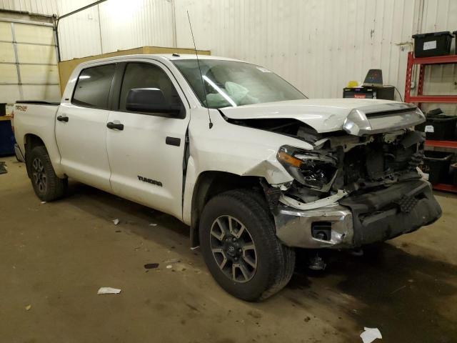 5TFDY5F1XKX813993 - 2019 TOYOTA TUNDRA CREWMAX SR5 WHITE photo 4