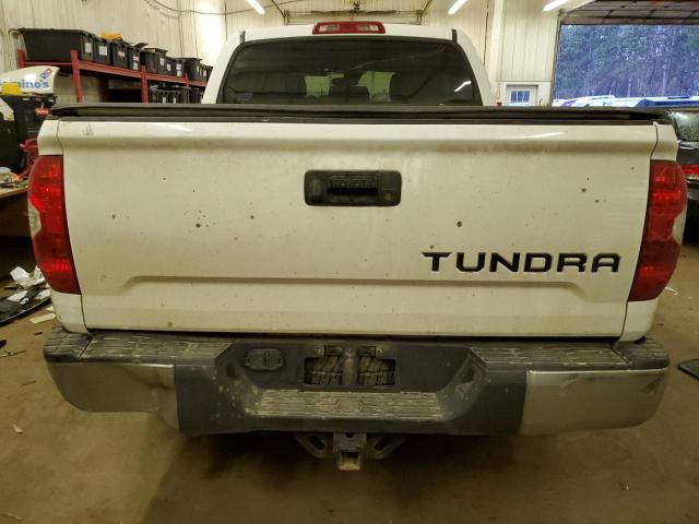 5TFDY5F1XKX813993 - 2019 TOYOTA TUNDRA CREWMAX SR5 WHITE photo 6