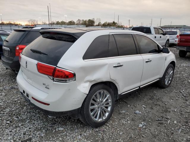 2LMDJ8JK4DBL06359 - 2013 LINCOLN MKX WHITE photo 3