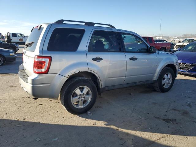 1FMCU0D71CKC61490 - 2012 FORD ESCAPE XLT SILVER photo 3