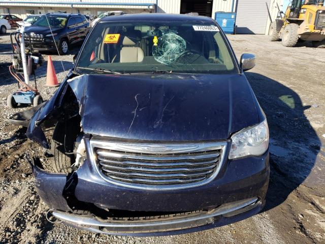 2C4RC1CGXGR175059 - 2016 CHRYSLER TOWN & COU TOURING L BLUE photo 5