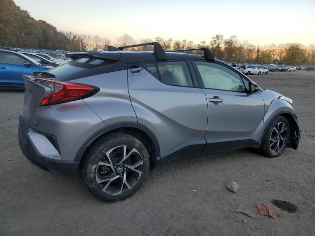 JTNKHMBX4K1054588 - 2019 TOYOTA C-HR XLE SILVER photo 3